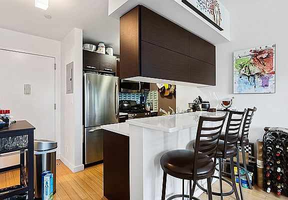 3rd image of 353 E 104th St APT 7C