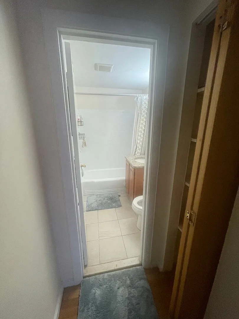 Free Month Bu Area Stunning Huge And Bright Hw Floor Ac Granite Etc No Fee — Photo 2