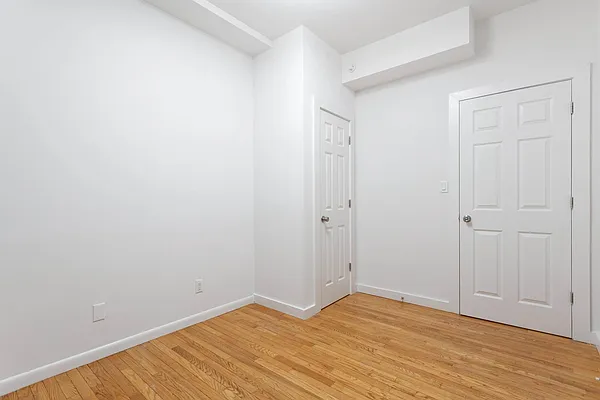 Bedroom, photo 1