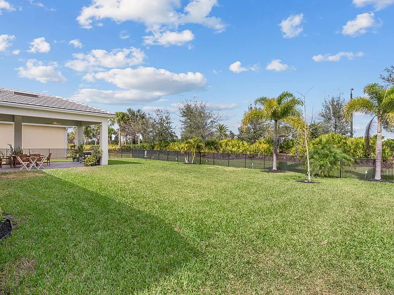4776 Estates Cir — Photo 45