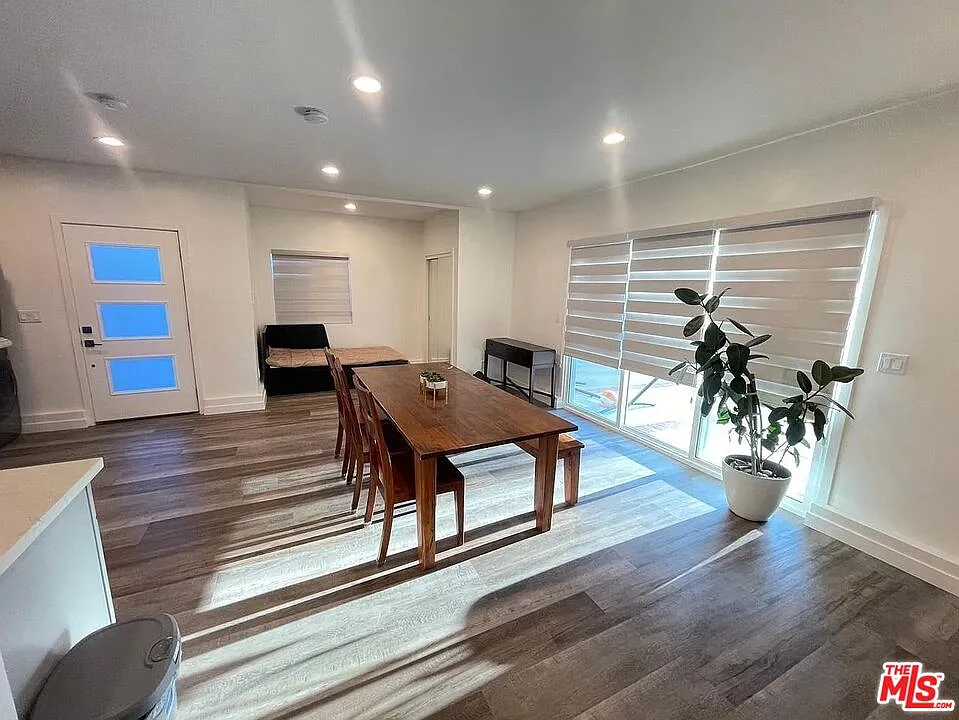 Studio, 1.0 bath, 450 sqft, $2,350 — Photo 2