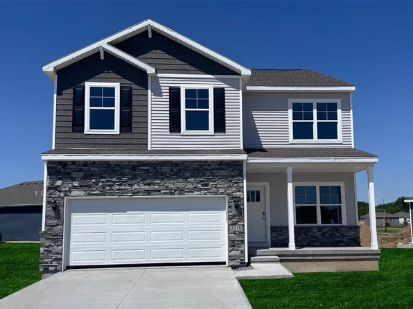 2841 Mary Dr, Hiawatha, IA 52233