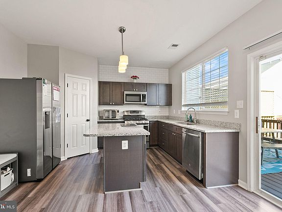 5th image of 2481 Wheat Meadow Cir