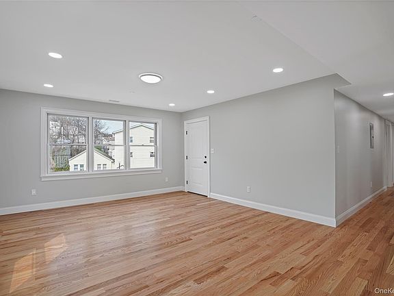 4th image of 80 Depeyster St #2