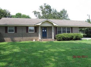 107 Brookhill Dr, Fitzgerald, GA 31750