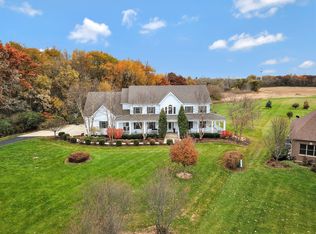 43W555 Old Oaks Rd, Sugar Grove, IL 60554