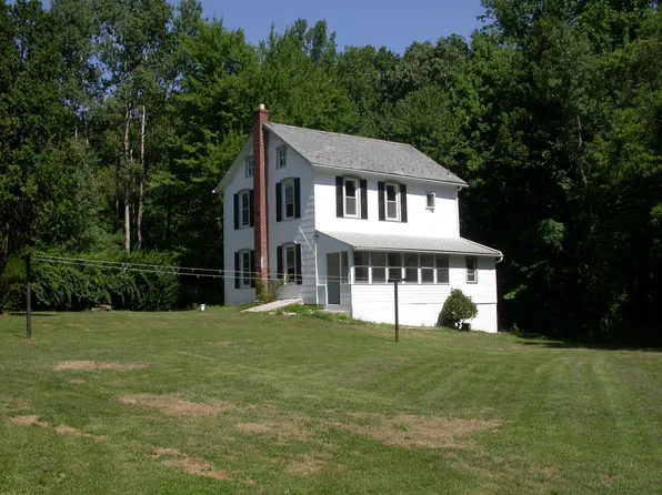 4593 Apple Ln, Macungie, PA 18062