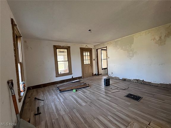 5th image of 69680 Main St