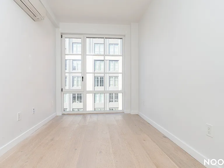 37-25 32nd St #4B — Photo 9