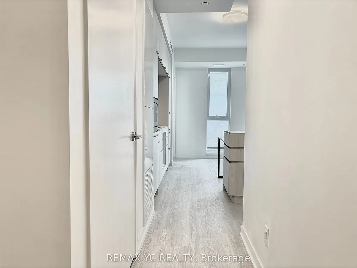 Building Photo - 185 Alberta Ave #908