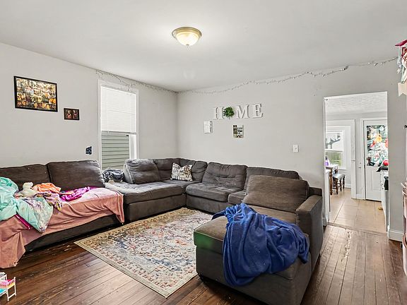 4th image of 4326 Decoursey Ave