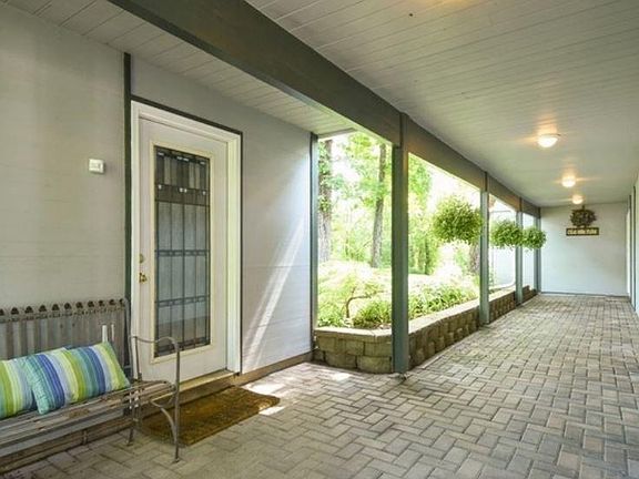 4th image of 21 Hawthorn Dr