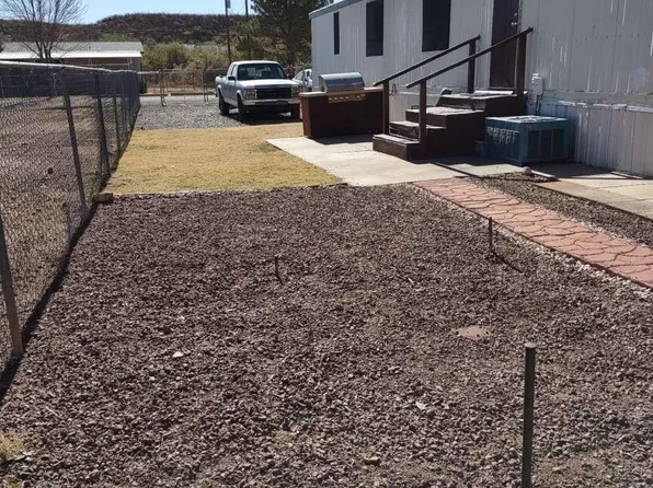 425 E APACHE Street, Huachuca City, AZ 85616