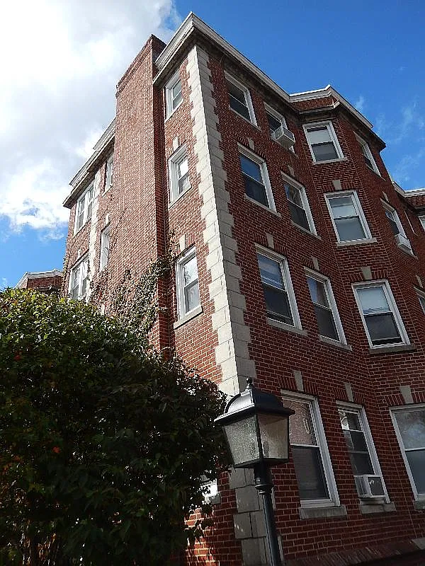 1 bed, 1.0 bath, $2,800 — Photo 1