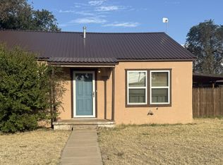 317 S Grain St, Crosbyton, TX 79322