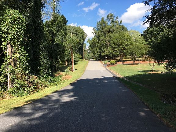 4th image of 155 Northwood Cir