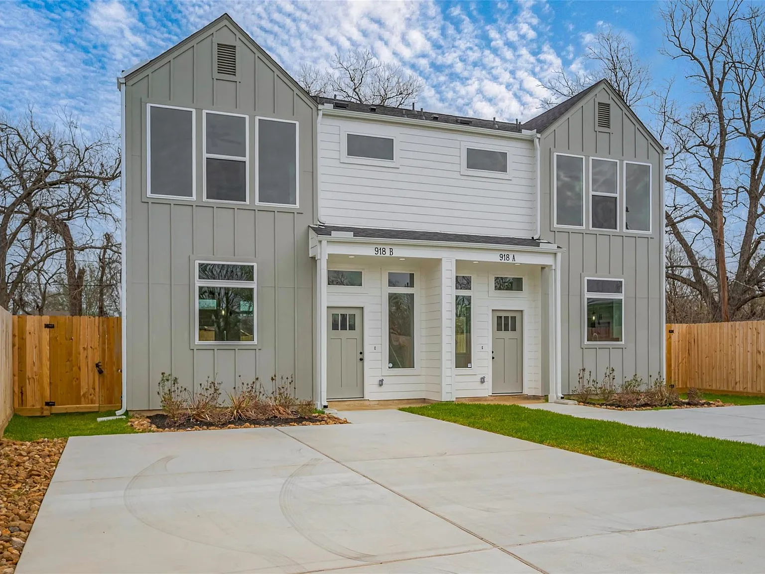 3 bed, 2.5 bath, 1400 sqft, $2,000 — Photo 3