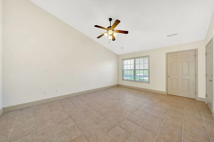 1 bed, 1.0 bath, 802 sqft, $1,250 — Photo 3