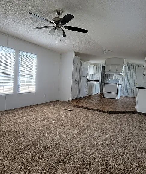 1139 Bonfire Dr — Photo 4