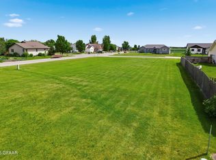 1019 Greenway Blvd SE, East Grand Forks, MN 56721