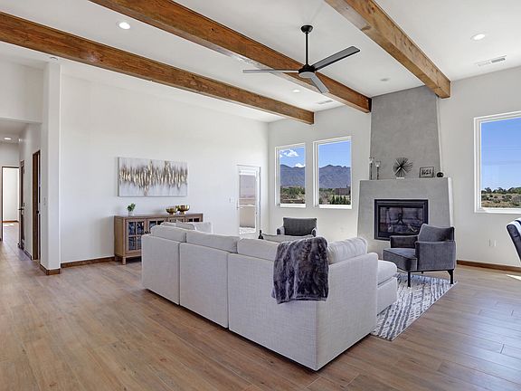 5th image of 7 Mimbres Ct