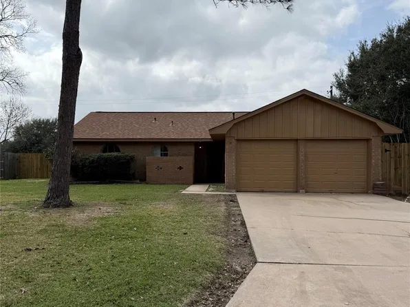 3808 Holly Glen Dr, Bay City, TX 77414