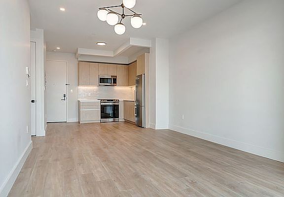 2nd image of 11 Herkimer St Penthouse P