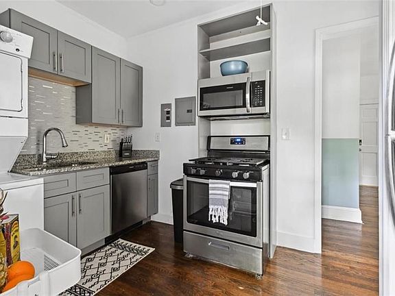 2nd image of 1351 Oxford Rd #3