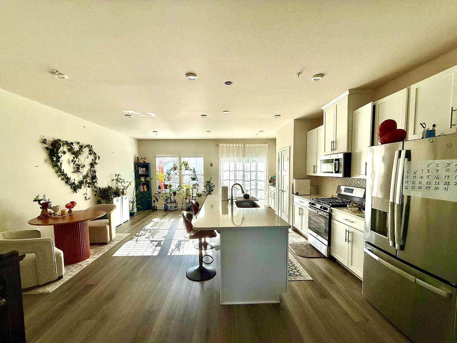 4 bed, 3.5 bath, 2036 sqft, $3,500 — Photo 1