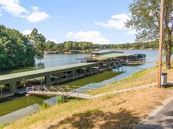 3rd image of 444667 Lakeshore Dr