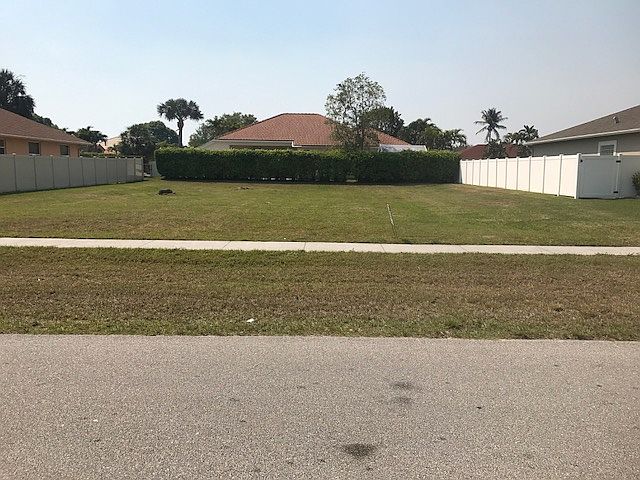 1st image of Dovedale Ct