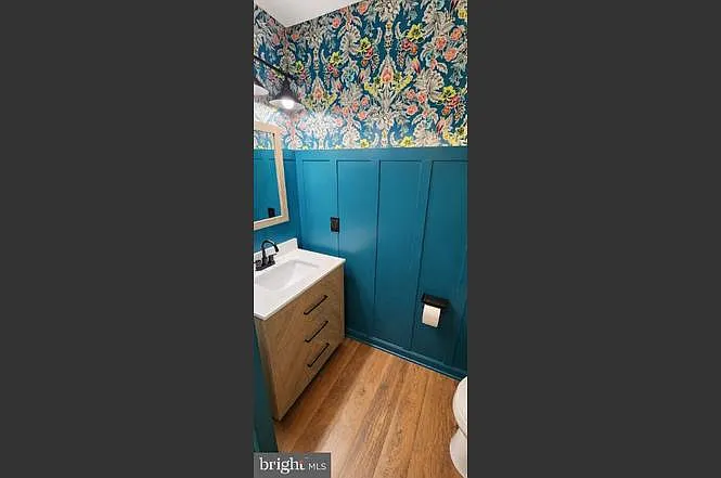 3 bed, 2.5 bath, 1425 sqft, $2,300 — Photo 3