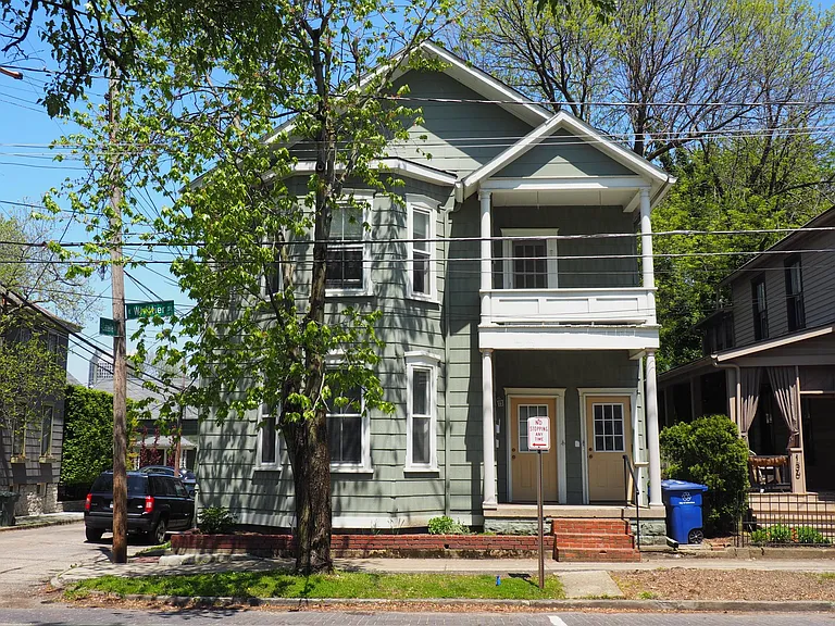 132 E Whittier St — Photo 1