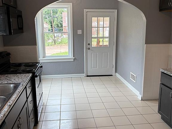 5th image of 3829 Lawler Dr