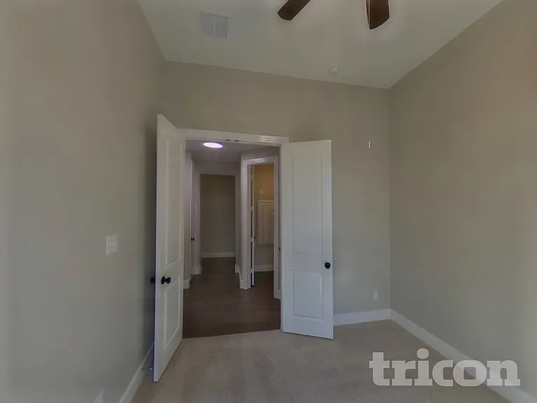 1008 Faringdon Dr — Photo 11