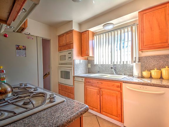 4th image of 11661 Prager Ave
