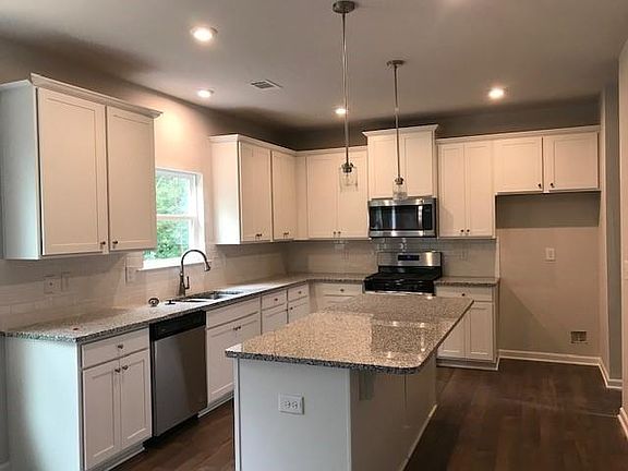 4th image of 6 Lakewood Ct