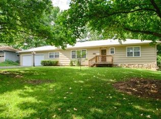 6924 W 65th Ter, Overland Park, KS 66202