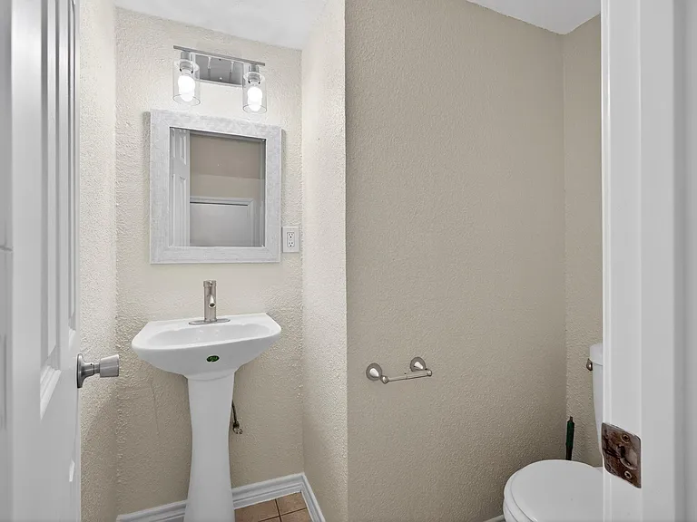 1221 Cedar Post Ln #1D — Photo 11