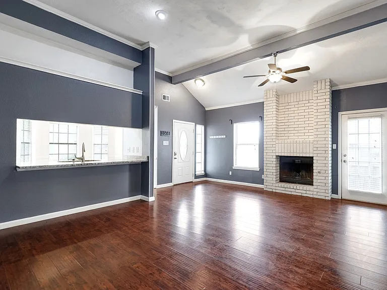 8615 Timber Ldg — Photo 4