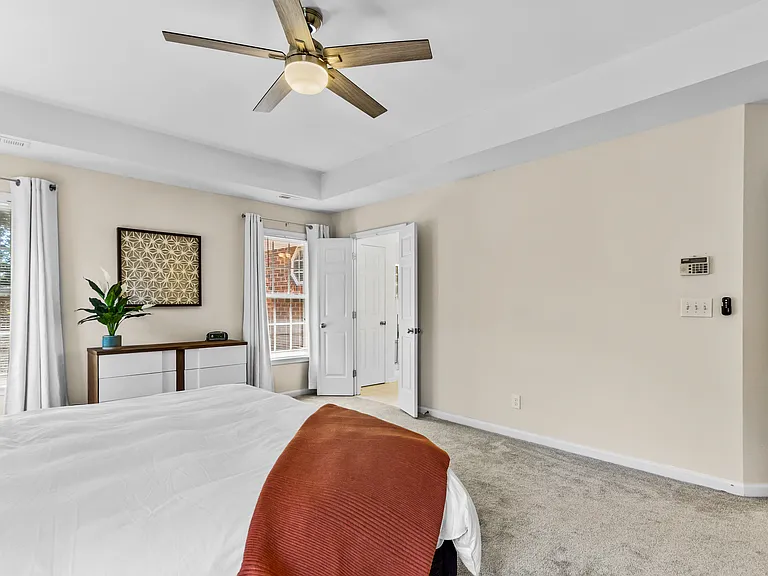 8 Bentley Way — Photo 30