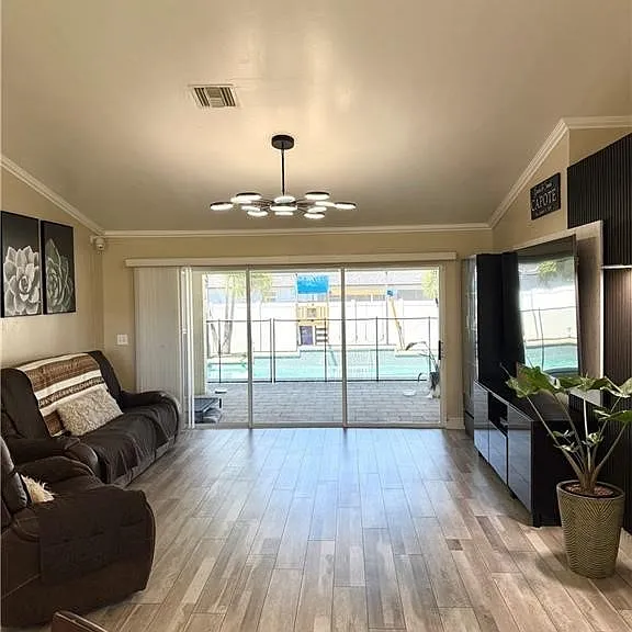 315 Tropicana Pkwy W — Photo 4