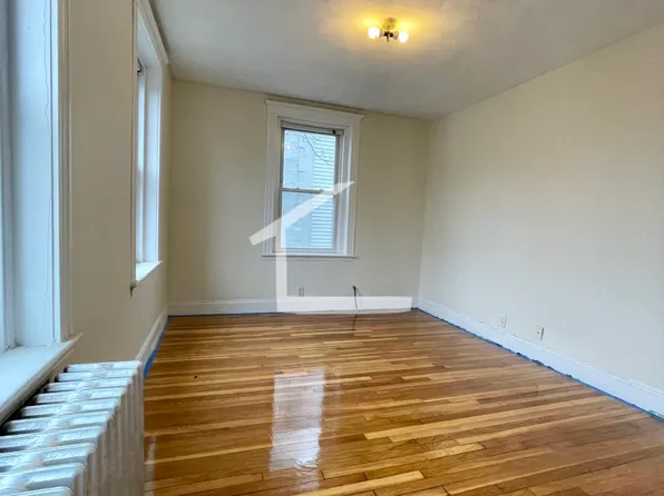 4 Vinal St, Brighton, MA