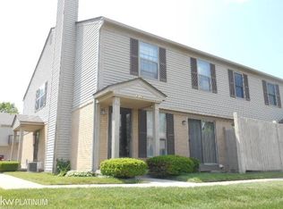 3115 Hidden Ridge Dr #11, Waterford, MI 48328