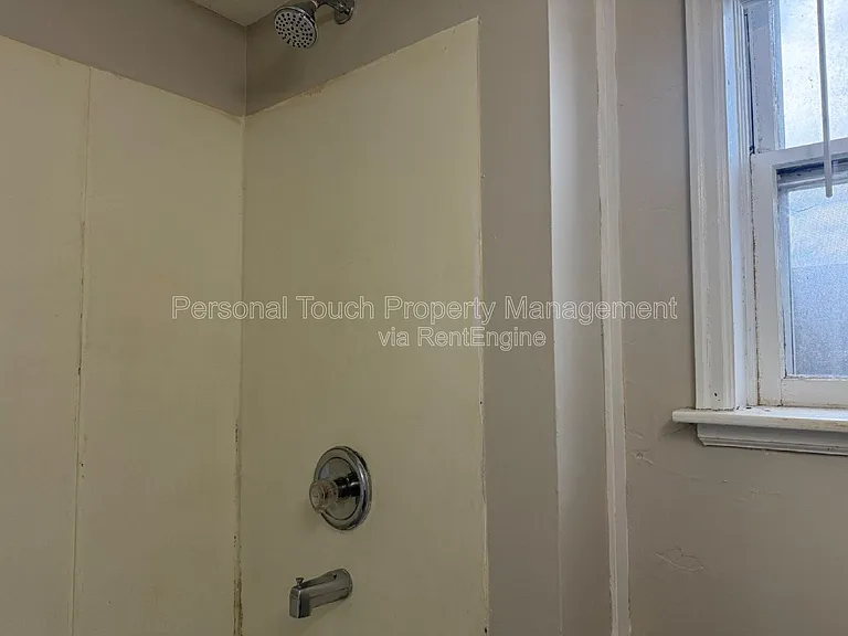 728 8th St N #3 — Photo 9
