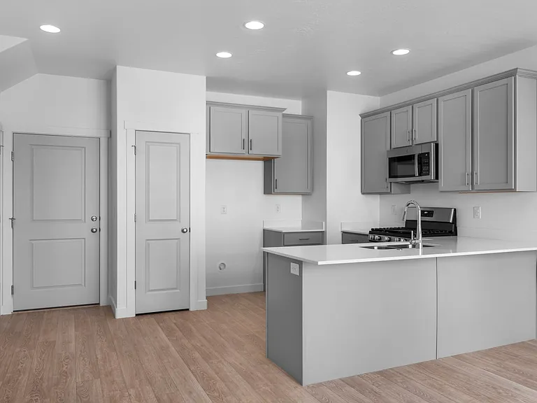 1594 E 6755 N — Photo 2