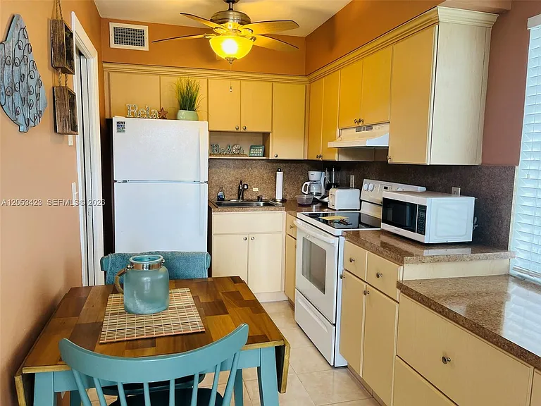 1150 Atlantic Shores Blvd #501 — Photo 14