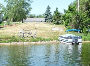 8131 Grand River Rd, Brighton, MI 48114