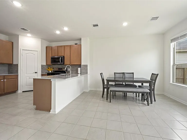 22826 Mahogany Hills Ln — Photo 4
