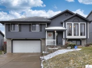 8348 Hanover St, Omaha, NE 68122